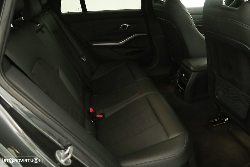 BMW 320 e Touring Auto - 23