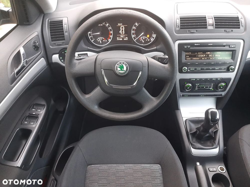 Skoda Octavia 1.6 TDI DPF FAMILY - 9