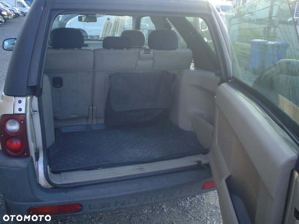 Land Rover Freelander 2.0 D - 9