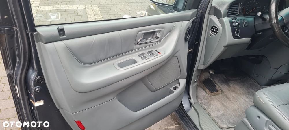 Honda Odyssey 3.5 LX - 8