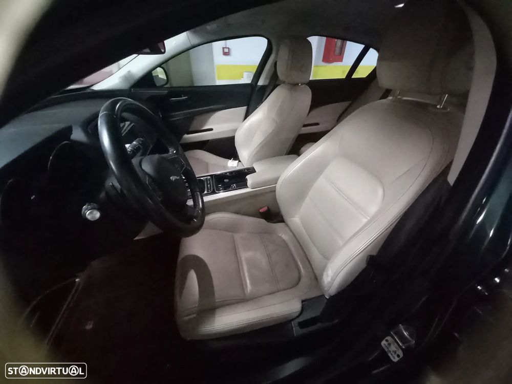 Jaguar XE 2.0 D R-Sport Aut. - 3