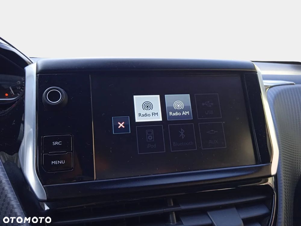 Peugeot 2008 1.2 Pure Tech Style S&S - 22