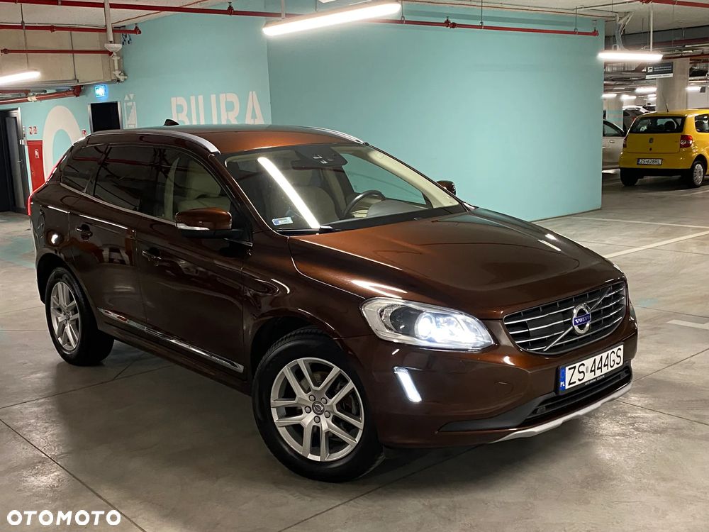 Volvo XC 60 D5 AWD Kinetic - 1
