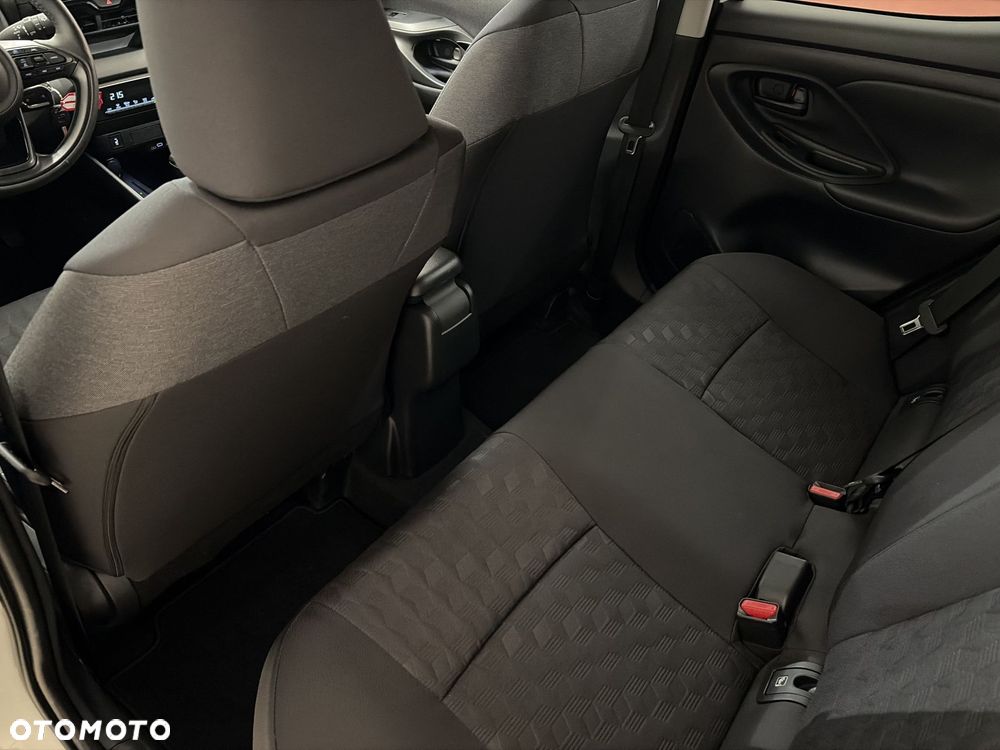 Toyota Yaris Hybrid 1.5 Style - 11