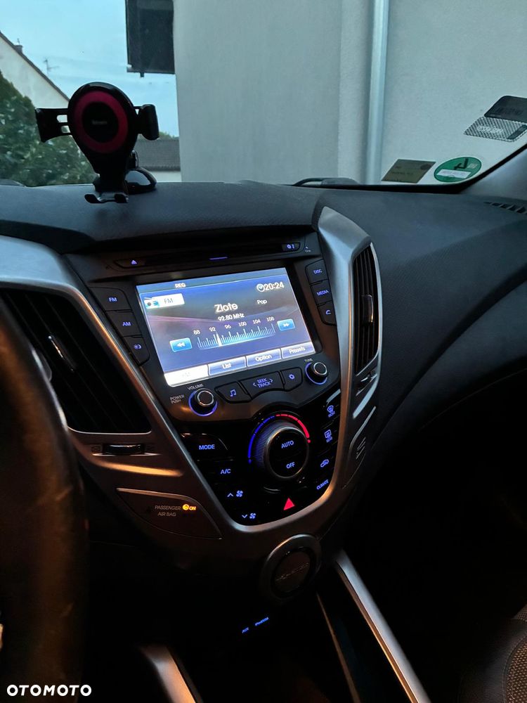 Hyundai Veloster 1.6 GDI Style - 24