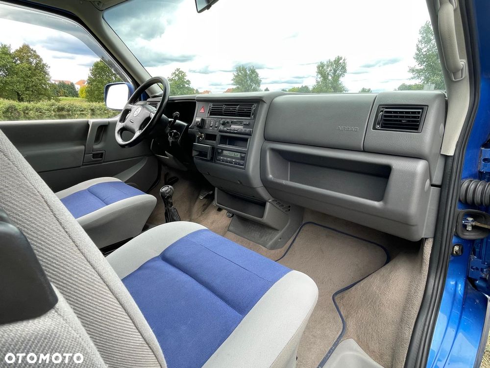 Volkswagen Multivan - 10