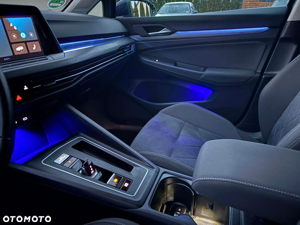 Volkswagen Golf - 22