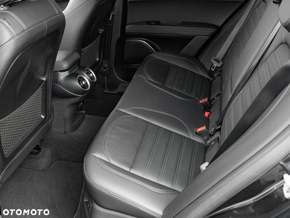 Alfa Romeo Stelvio 2.0 Turbo Sprint Q4 - 26