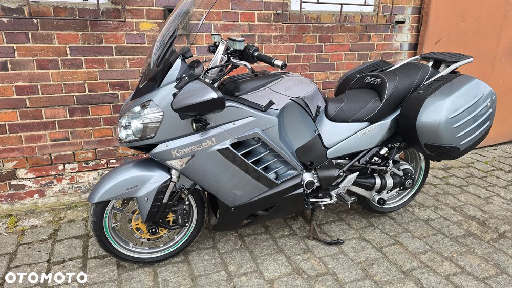 Kawasaki GTR - 5