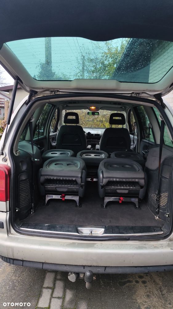 Volkswagen Sharan 1.9 TDI Comfortline - 7