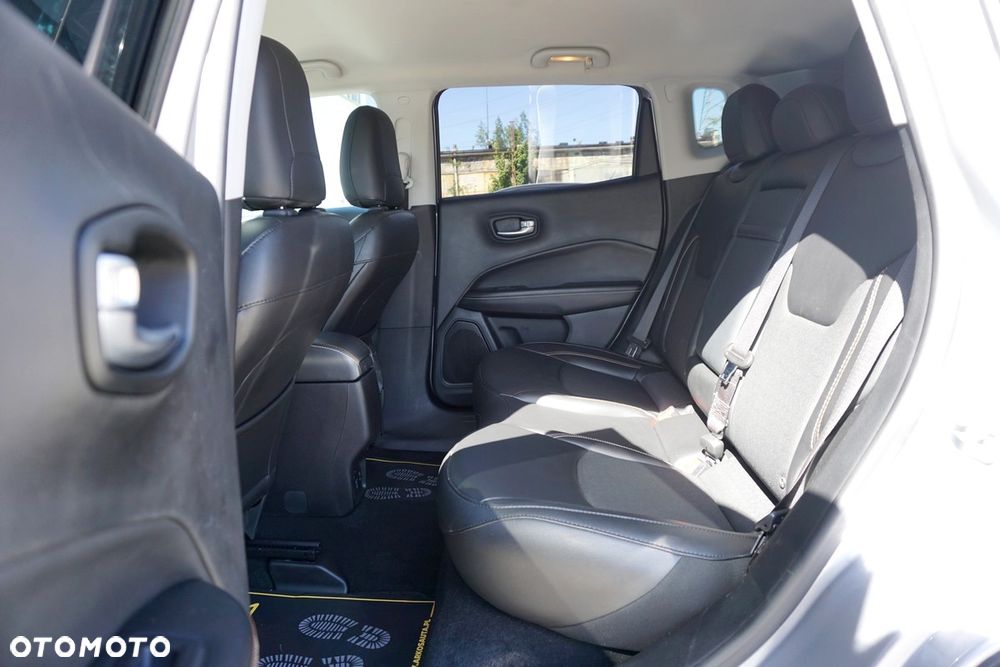 Jeep Compass 1.4 MultiAir Longitude - 35