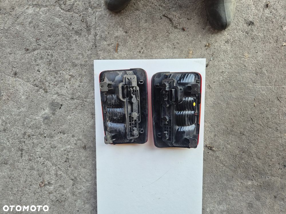 TYLNA LAMPA LEWA PRAWA VW CADDY III - 2