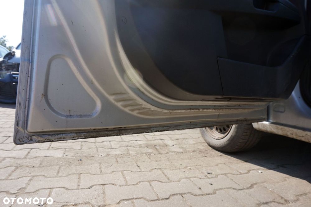 DRZWI PRZEDNIE LEWE ASTRA III H KOMBI Z157  SREBRNY OPEL 2004-2006 - 11