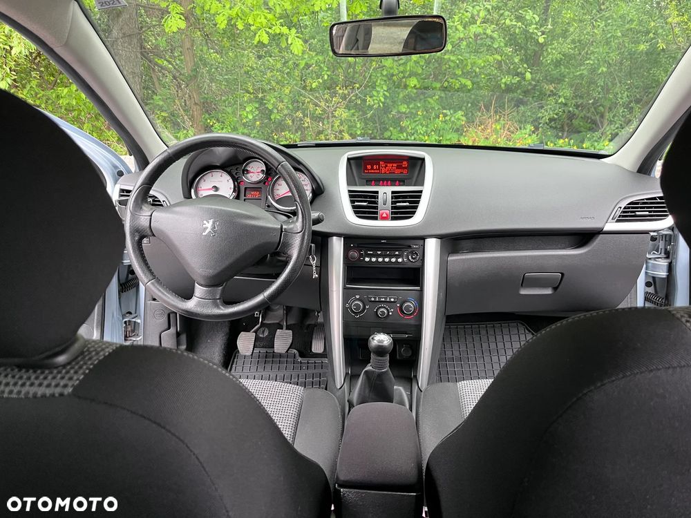 Peugeot 207 1.4 - 33