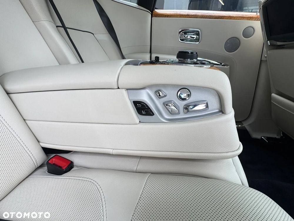 Rolls-Royce Ghost Series II - 8