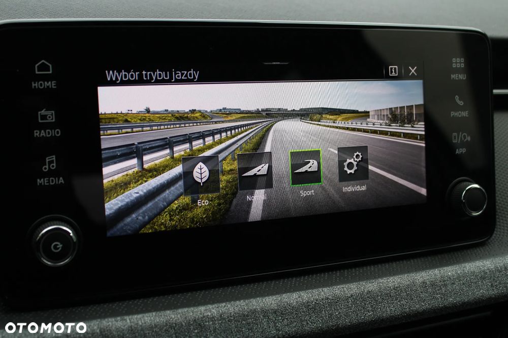 Skoda Scala 1.5 TSI Selection DSG - 28