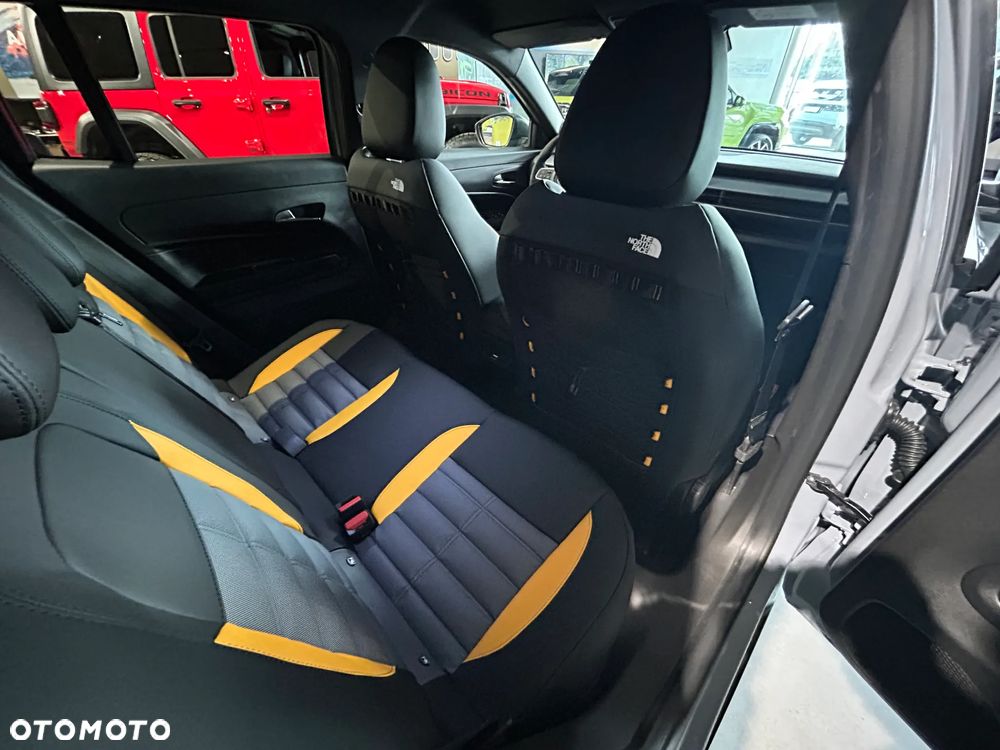 Jeep Avenger 1.2 T3 mHEV The North Face 4xe eDCT6 - 9