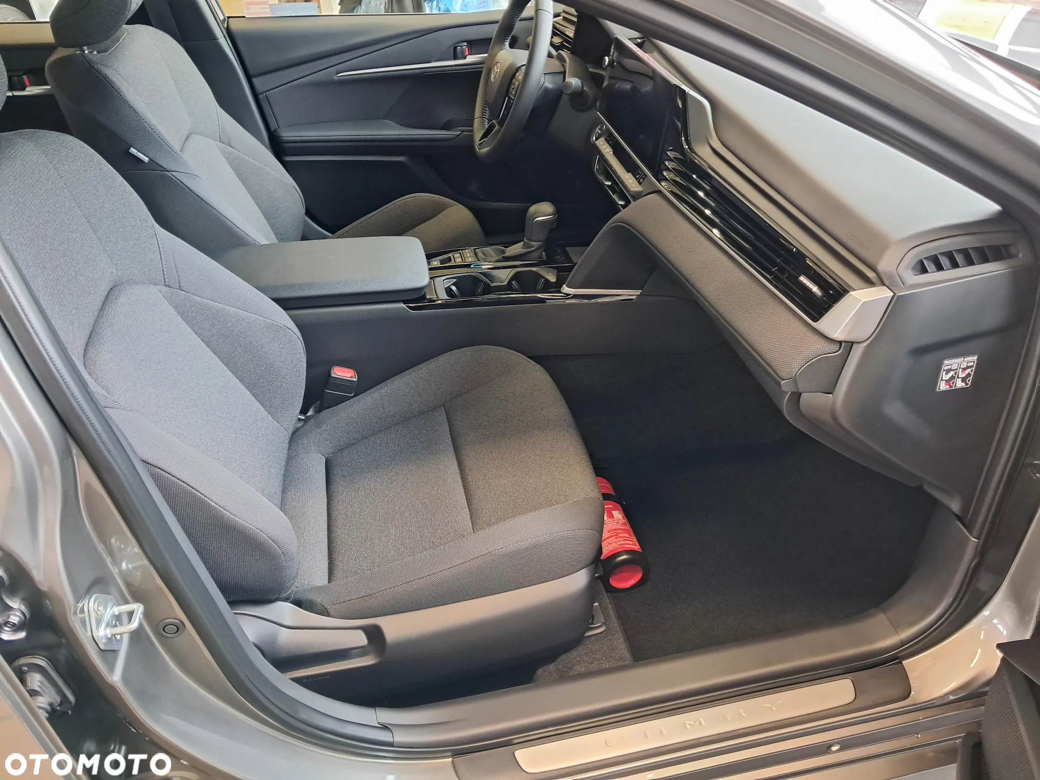 Toyota Camry 2.5 Hybrid Dynamic Force Comfort e-CVT - 6