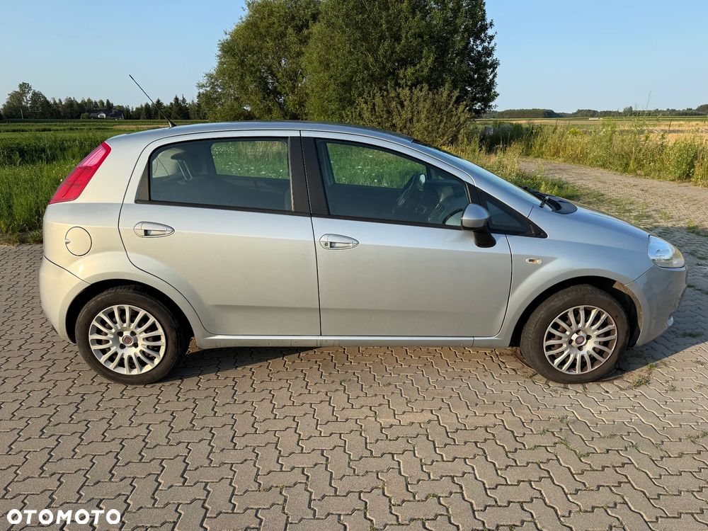 Fiat Grande Punto Actual 1.4 8V Estiva Blue&Me Euro5 - 5