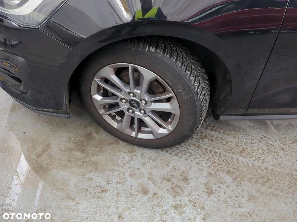 Ford Focus 1.0 EcoBoost Titanium - 12