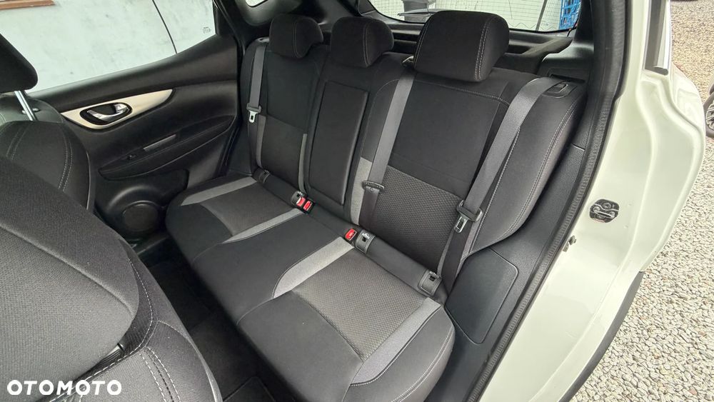 Nissan Qashqai 1.2 DIG-T N-Connecta EU6 - 37