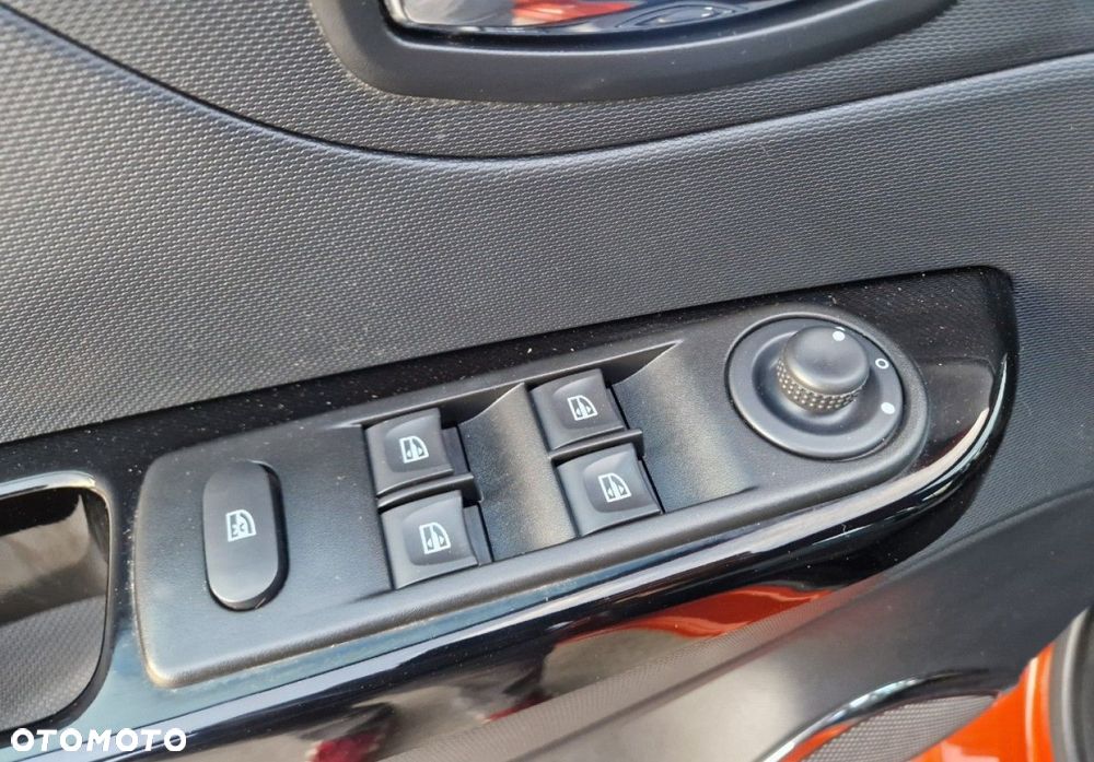 Renault Captur (ENERGY) TCe 90 INTENS - 23