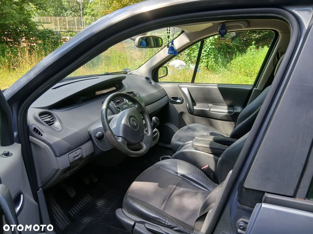 Renault Scenic 1.6 16V Confort Authentique - 9