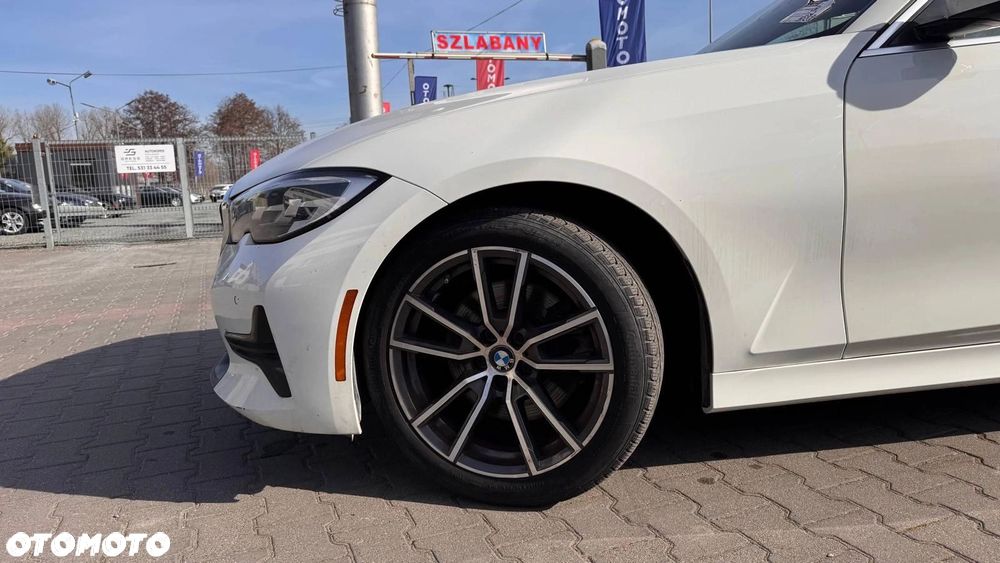 BMW Seria 3 330i Sport Line - 5