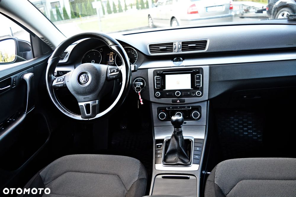 Volkswagen Passat Variant 2.0 TDI BlueMotion Technology DPF Comfortline - 5