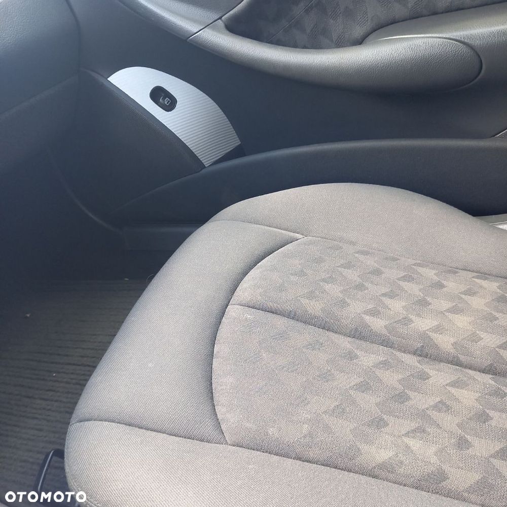 Mercedes-Benz CLK - 9