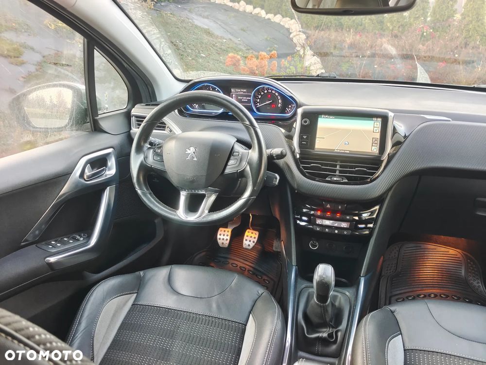 Peugeot 2008 PureTech 82 Allure - 12
