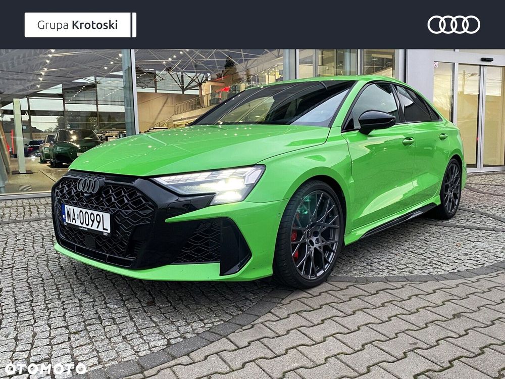 Audi RS3 Limousine - 1