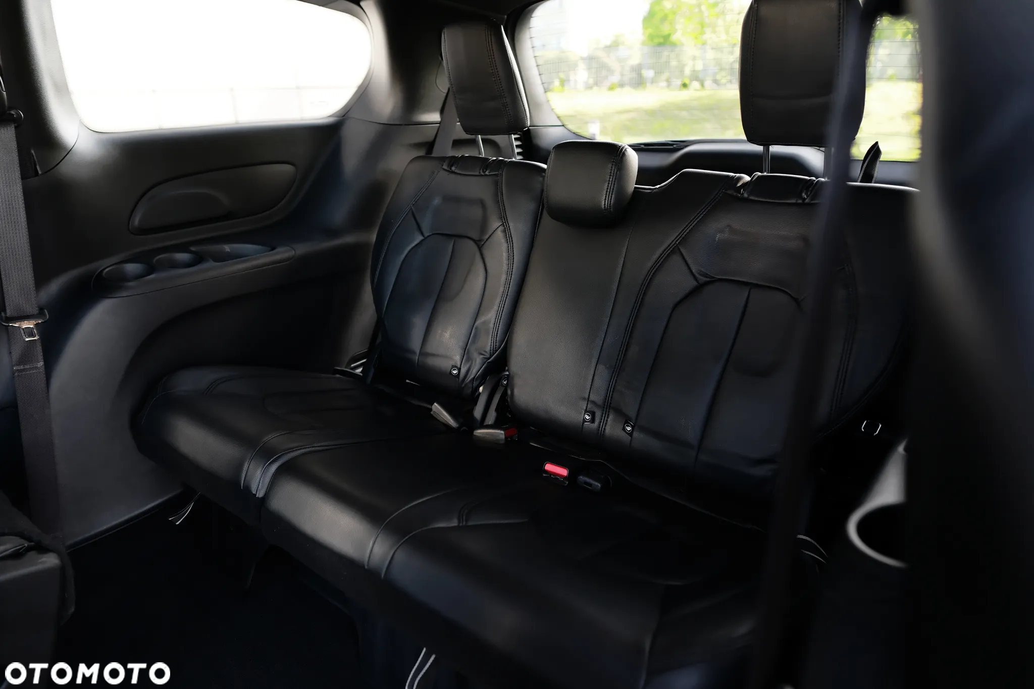 Chrysler Pacifica - 23