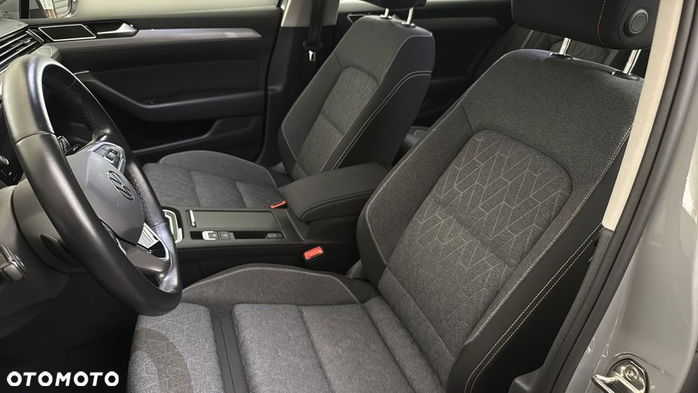 Volkswagen Passat - 11
