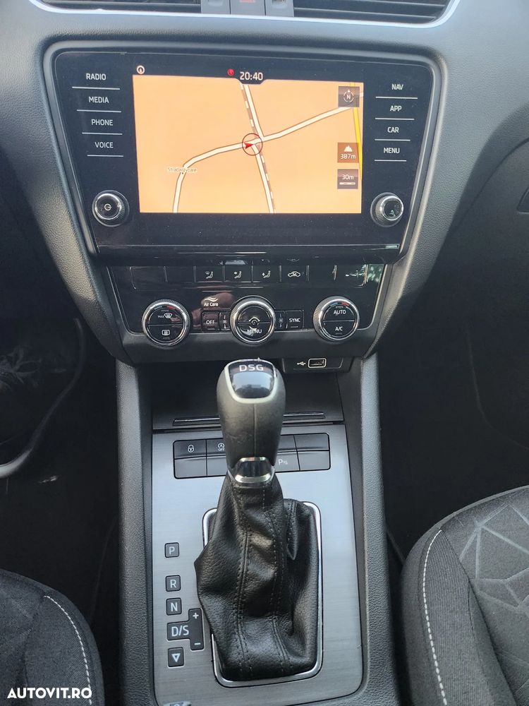 Skoda Octavia 1.6 TDI DSG Style - 20