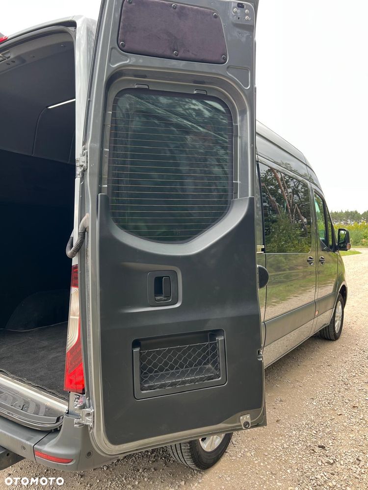 Mercedes-Benz Sprinter - 10