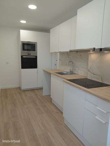 Apartamento t2 na torre da marinha remodelado - Grande imagem: 5/12