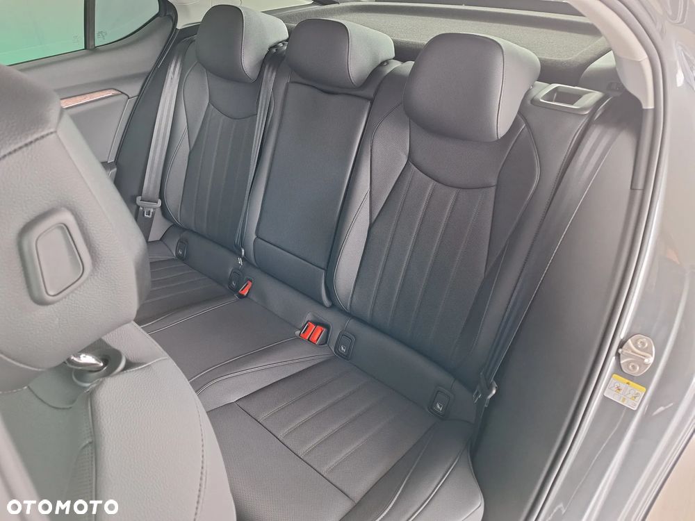 Skoda Superb 2.0 TSI L&K DSG - 17