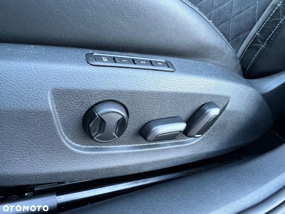 Skoda Superb Combi 2.0 TDI 4x4 DSG SportLine - 18