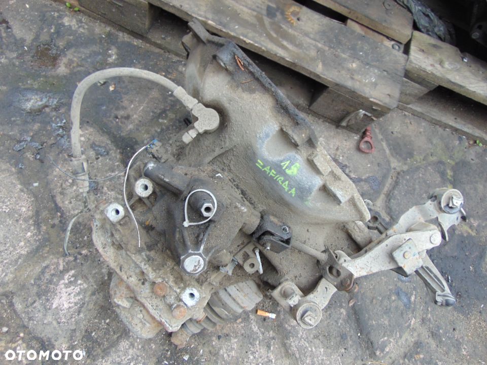 skrzynia biegów Zafira 1,8 16 v - 2