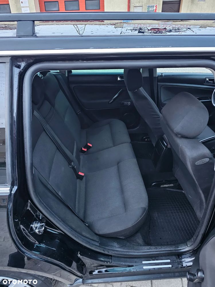 Volkswagen Passat 1.9 TDI Comfortline Family - 6