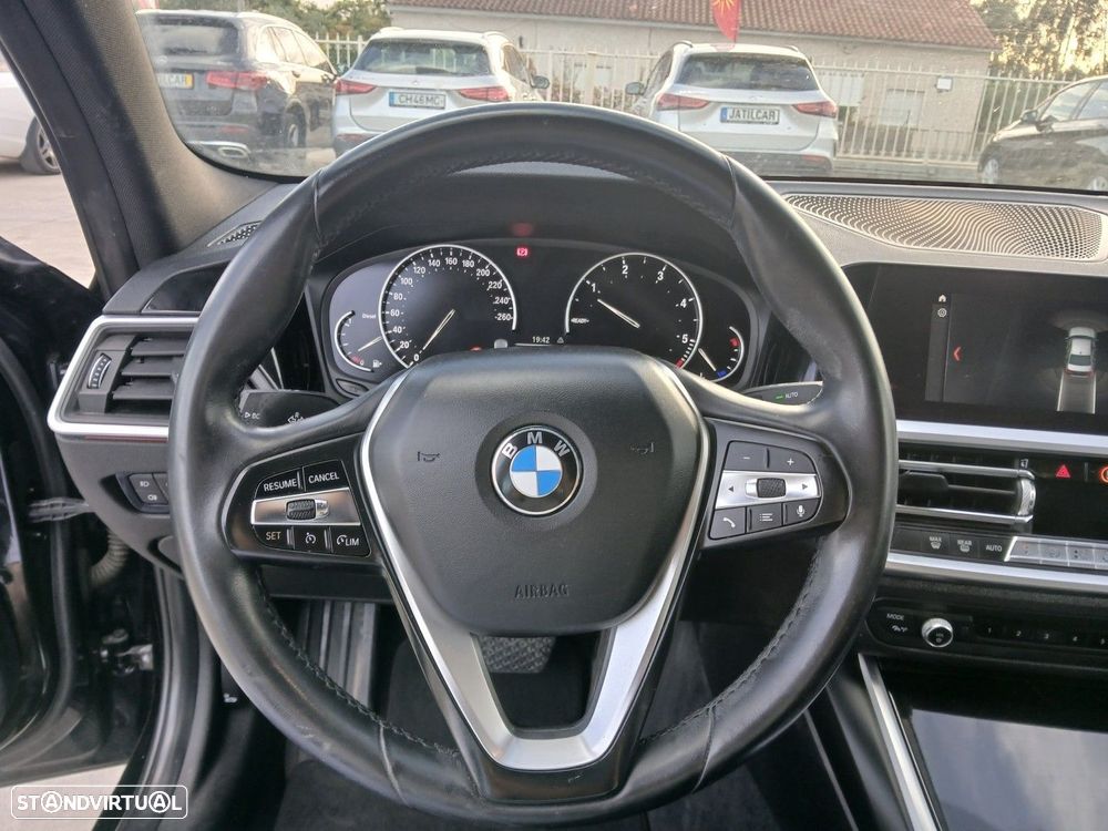BMW 320 d Auto - 19