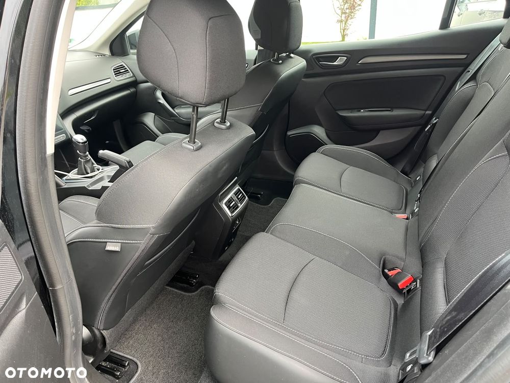 Renault Megane 1.5 Blue dCi Intens - 6