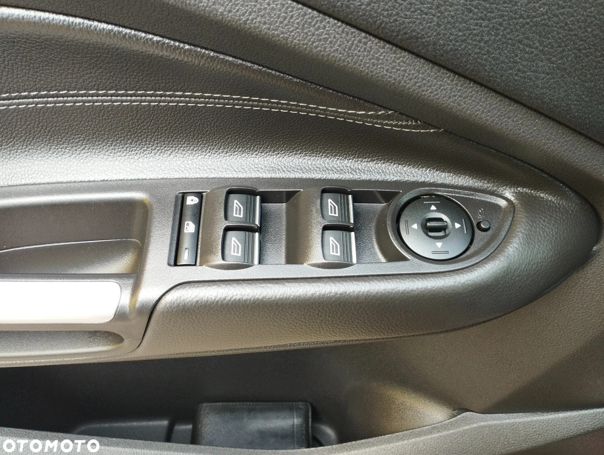 Ford Grand C-MAX 1.5 EcoBoost Start-Stopp-System Titanium - 22