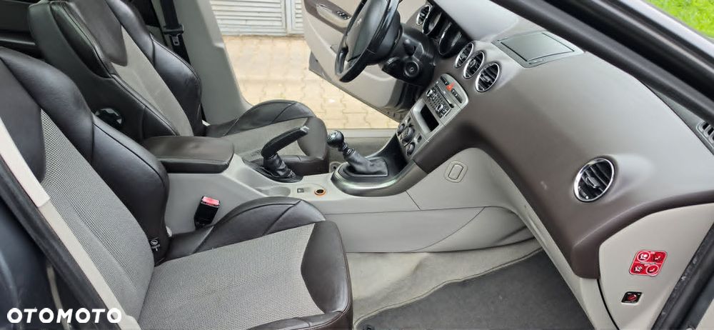 Peugeot 308 HDi FAP 135 Platinum - 2