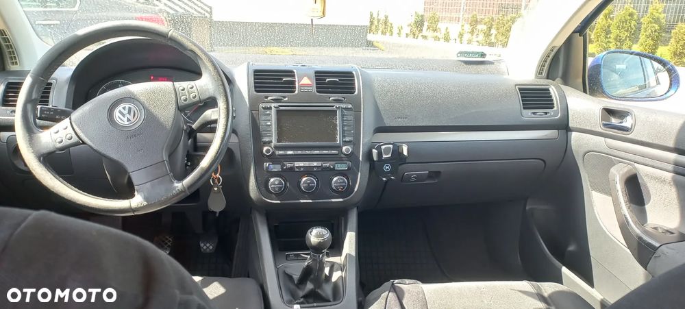 Volkswagen Golf 2.0 TDI Comfortline - 5