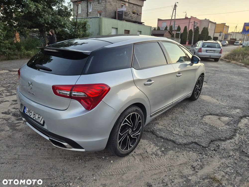 Citroën DS5 HDi 165 SoChic - 8