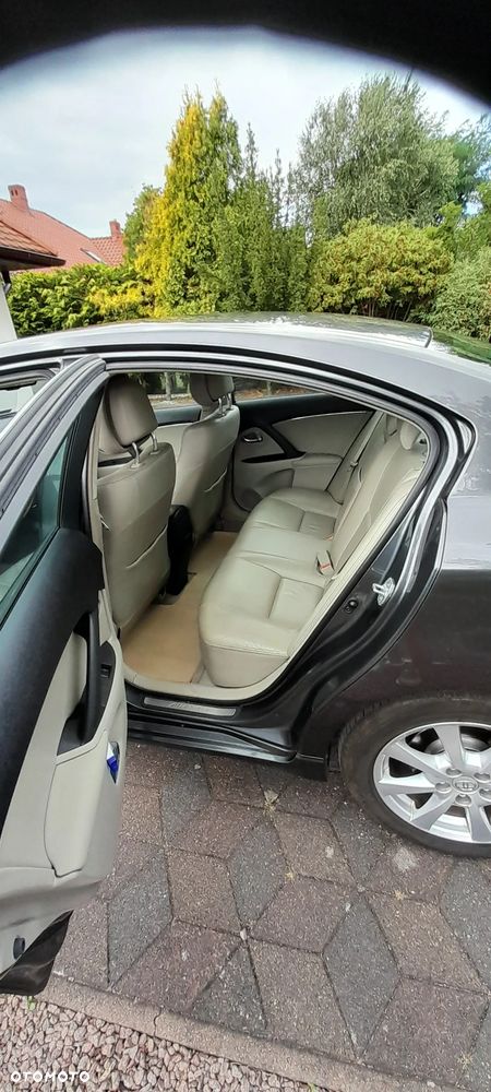 Toyota Avensis 2.0 D-4D Premium - 9