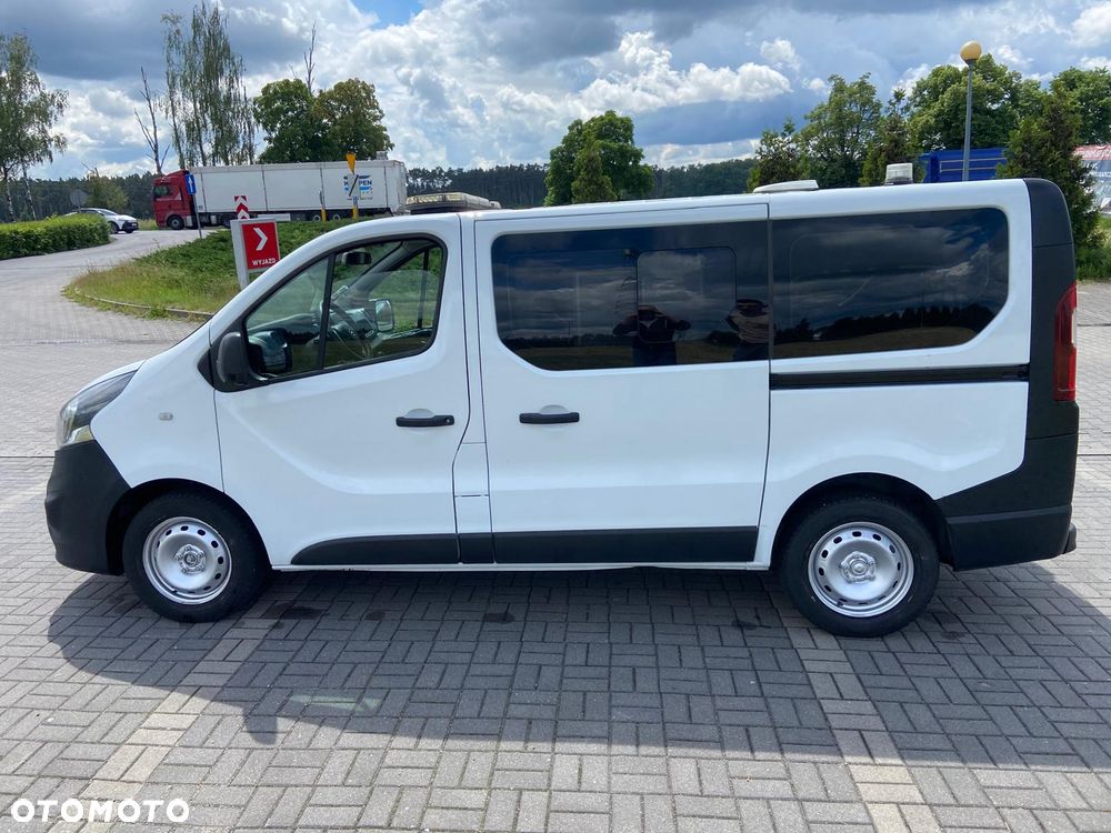 Opel Ambulans Karetka vivaro - 9