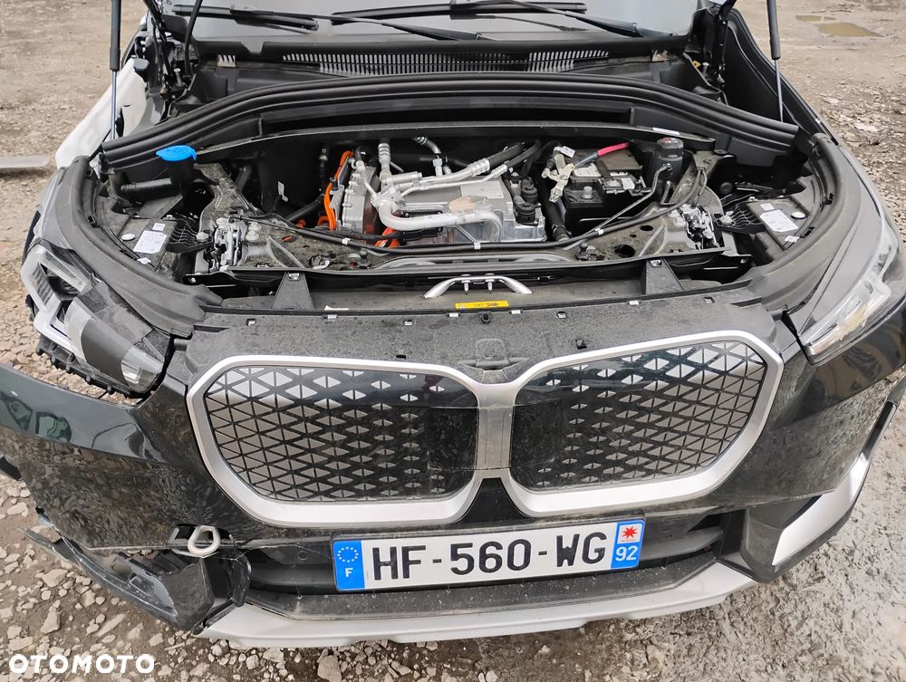 BMW Ix1 2025 photo 2